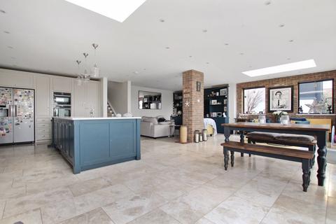 34 Hill Crescent, Bexley, DA5 2DB
