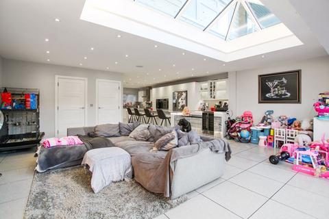12 Cornell Close, Sidcup, DA14 5LY