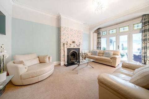 6 Purley Knoll, Purley, CR8 3AE