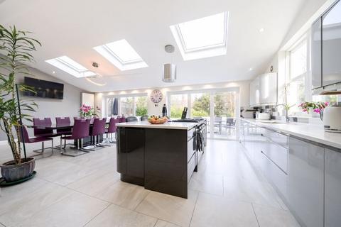 6 Purley Knoll, Purley, CR8 3AE