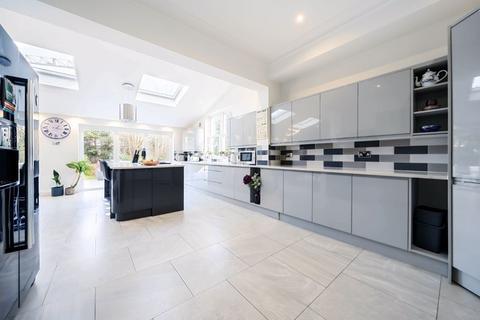 6 Purley Knoll, Purley, CR8 3AE