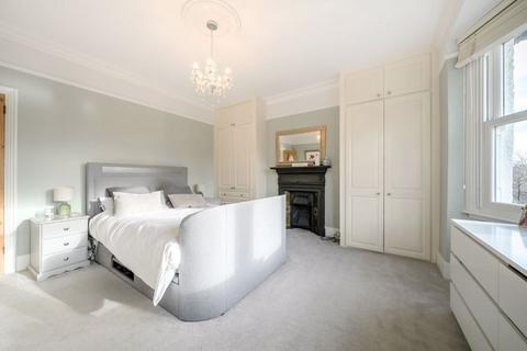 6 Purley Knoll, Purley, CR8 3AE