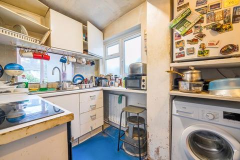 10 Kenmore Road, Kenley, CR8 5NU