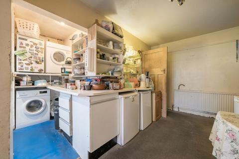10 Kenmore Road, Kenley, CR8 5NU