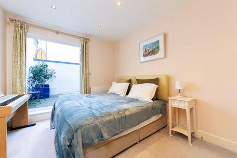 Flat 1, 14 Wendell Road, London, W12 9RT