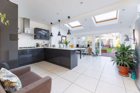35 Dordrecht Road, London, W3 7TF