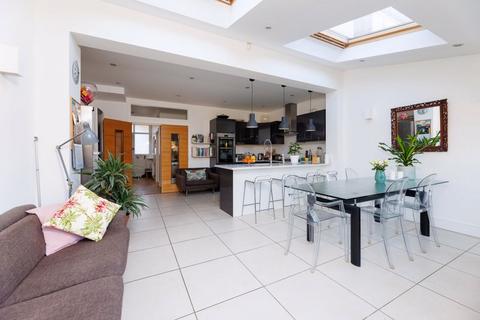 35 Dordrecht Road, London, W3 7TF