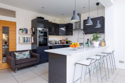 35 Dordrecht Road, London, W3 7TF