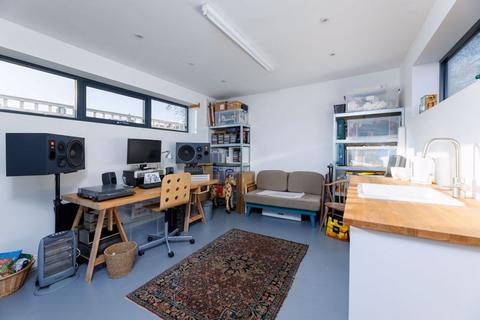35 Dordrecht Road, London, W3 7TF