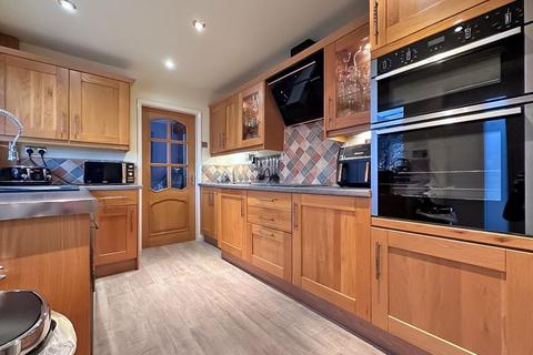 31 Foxyards Road, Tipton, DY4 8AX