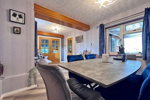 31 Foxyards Road, Tipton, DY4 8AX