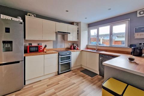 3 bedroom townhouse for sale, Chepstow Road, Bloxwich, Walsall