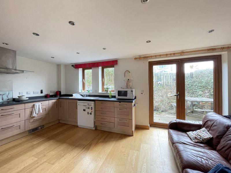 Kitchen / Dining...