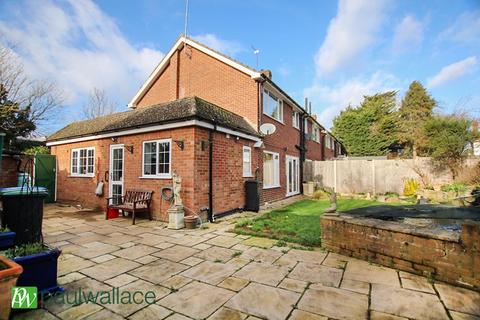 8 Windward Close, Enfield, EN3 6TJ