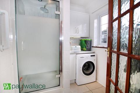 8 Windward Close, Enfield, EN3 6TJ