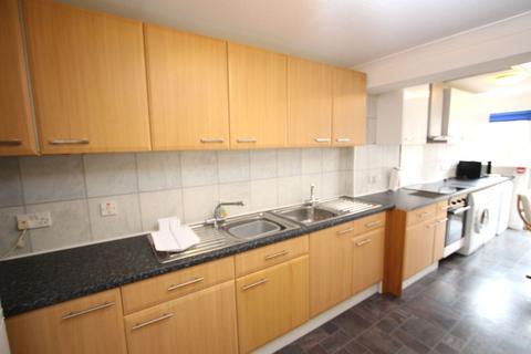 5 bedroom terraced house to rent, Etwell Place, Surbiton KT5