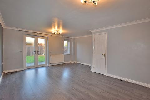 4 bedroom semi-detached house to rent, Churchill Drive, Brough With St. Giles