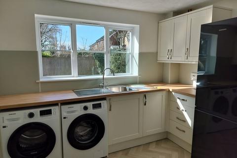 3 bedroom detached house to rent, Earlswood Park, New Milton