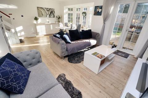 1 Regency Close, Chelmsford, CM2 6DU