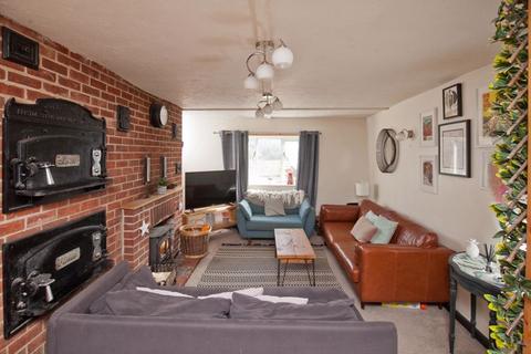 3 bedroom end of terrace house for sale, South Street, Great Wishford