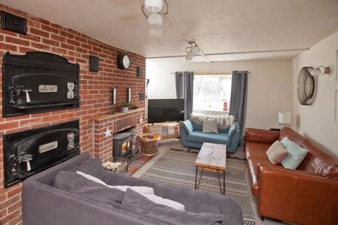 3 bedroom end of terrace house for sale, South Street, Great Wishford