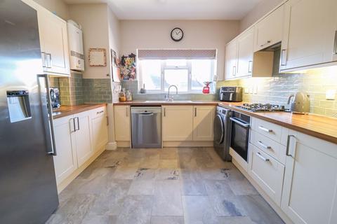 10 Wall Road, Canvey Island, SS8 7TW