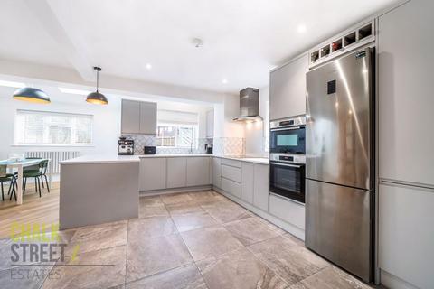 71 Manor Road, Romford, RM1 2RD