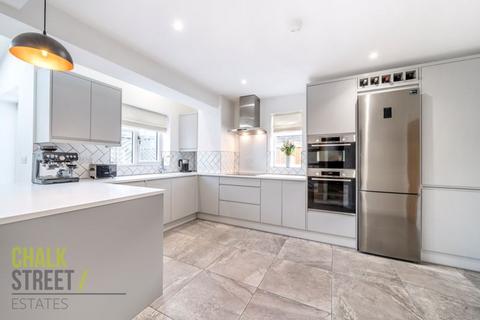71 Manor Road, Romford, RM1 2RD
