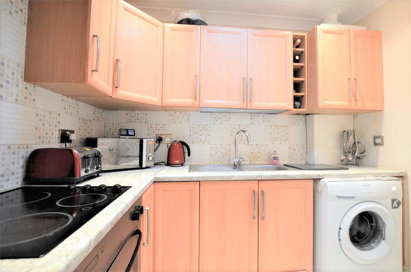 Headstone Gardens, Harrow 2 bed apartment for sale £350,000