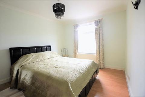 2 bedroom apartment for sale, Headstone Gardens, Harrow