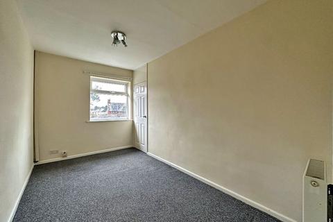 2 bedroom apartment for sale, Maple Road, BRADMORE