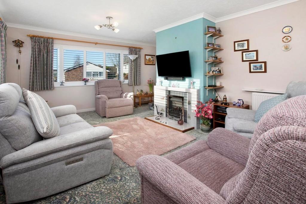 Maudlin Drive, Teignmouth 2 bed detached bungalow for sale £375,000
