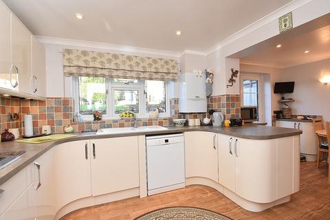 36 Greenway Close, Wincanton, BA9 9RH