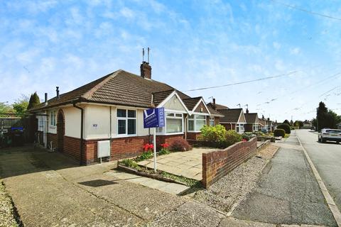 3 bedroom bungalow to rent - Orchard Way, Duston, NN5 6HG