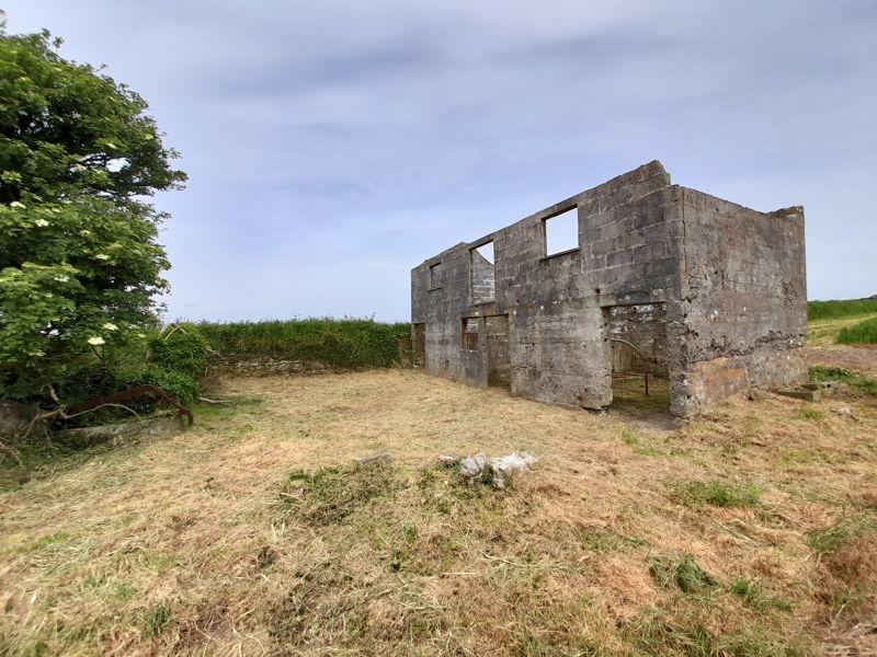 Barn with Land