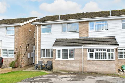 3 bedroom semi-detached house for sale - Ullswater Drive, Dronfield Woodhouse, Dronfield, Derbyshire, S18 8PN