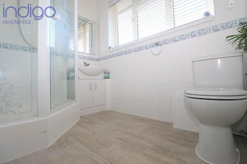 4 bedroom terraced house for sale, Byron Road, L & D Borders, Luton, Bedfordshire, LU4 0HX