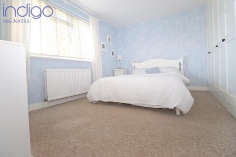 4 bedroom terraced house for sale, Byron Road, L & D Borders, Luton, Bedfordshire, LU4 0HX