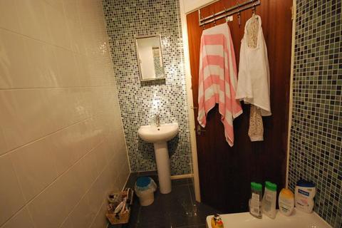 Flat 16, Everett Court Aldborough Close, Manchester, M20 3DT