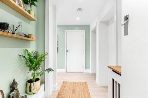 Flat 1, James Court, 58 Brighton Road, Coulsdon, CR5 2FJ