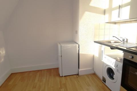 Studio to rent, Gratton Terrace, London NW2