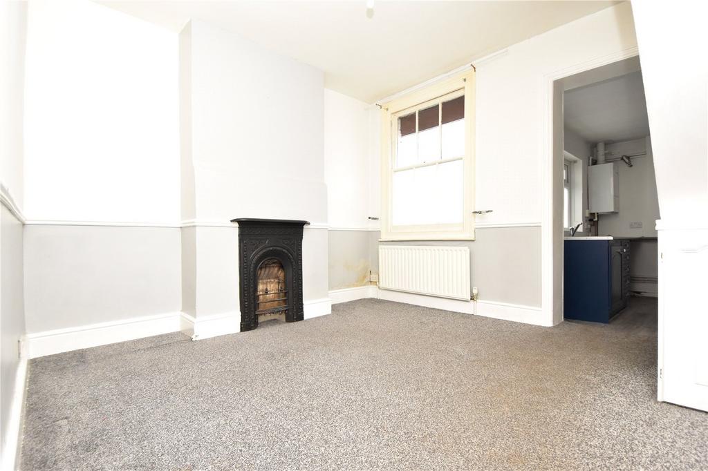 Blenheim Road, Dartford, Kent, DA1 2 bed terraced house for sale £300,000