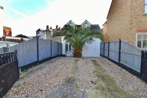 1 bedroom detached house to rent, School Lane, Ramsgate