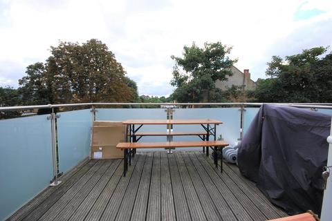 2 bedroom apartment to rent, Trinity Road, Tooting Bec SW17