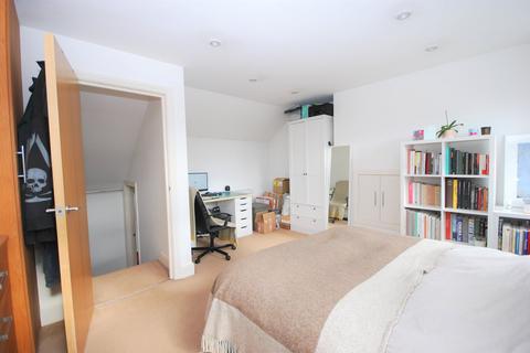 2 bedroom apartment to rent, Trinity Road, Tooting Bec SW17