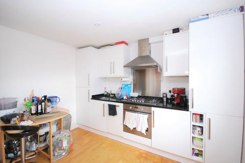 2 bedroom apartment to rent, Trinity Road, Tooting Bec SW17