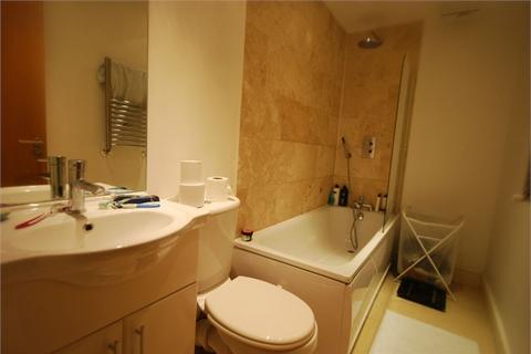 2 bedroom apartment to rent, Trinity Road, Tooting Bec SW17