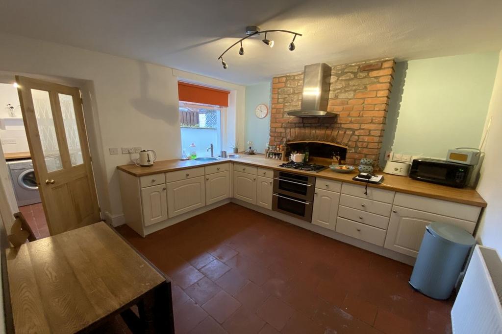 Ross Road, Abergavenny, NP7 2 bed terraced house for sale £245,000