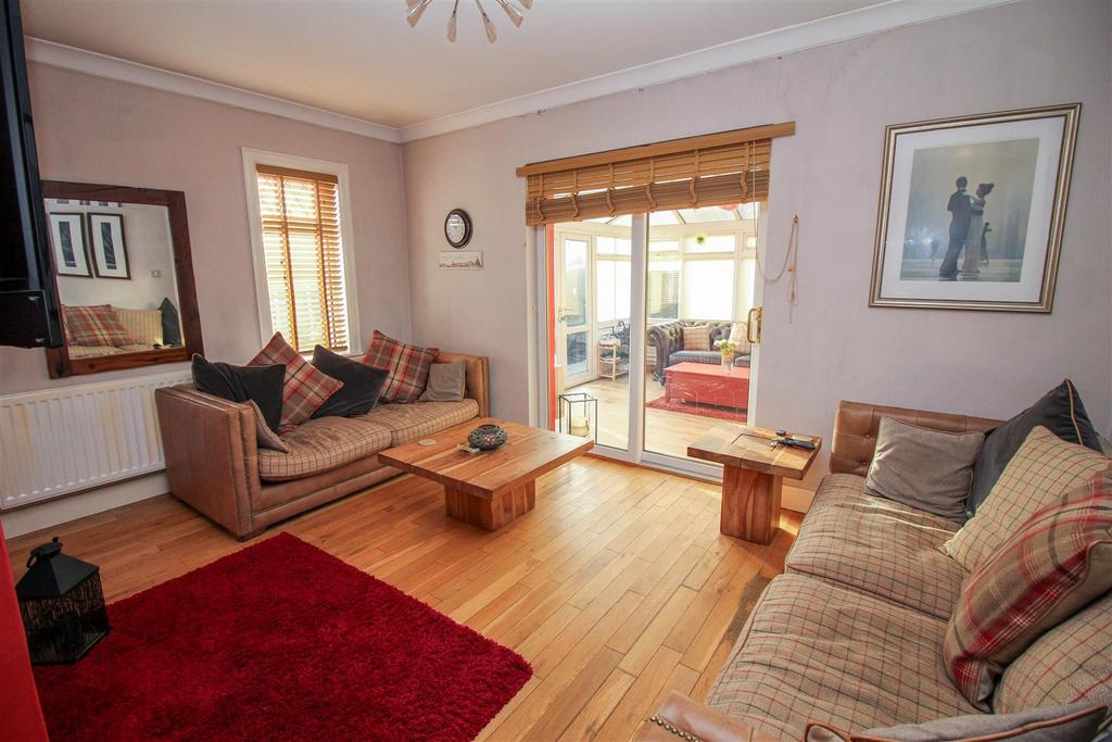 Braehead, Wilton Dean, Hawick 2 bed detached bungalow for sale £250,000