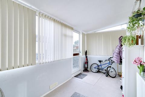2 bedroom semi-detached bungalow for sale, Arterial Avenue, Rainham RM13